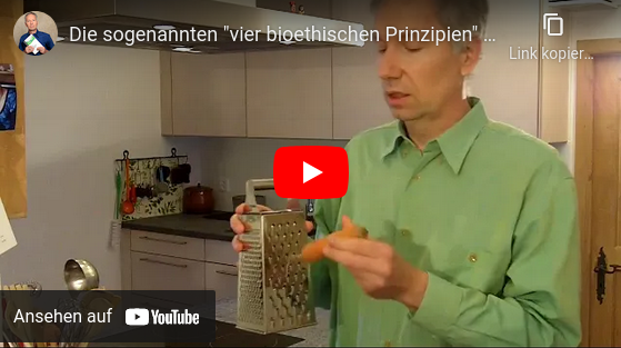 Christof Arn mit Küchenreibe